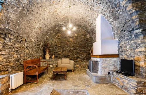 Artemisia House | Denthis Stone House - Taygetos Getaway