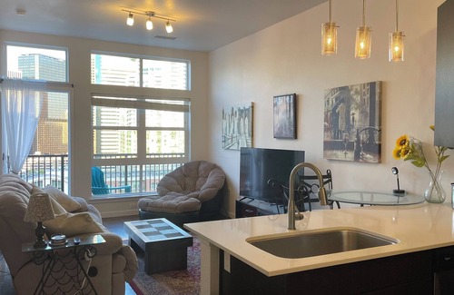 Uptown Apartment | Denver 1BR Apt with Amazing balcony views pool, jacuzzi and fitness center