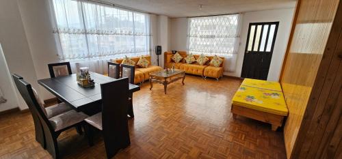 Latacunga Apartment | Departamento Amplio con todo lo necesario
