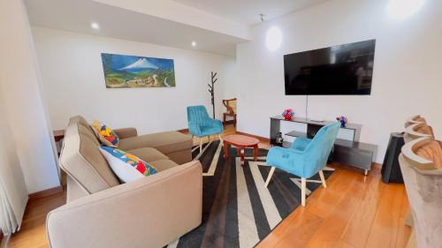 La Carolina Apartment | Departamento de lujo 3 dormitorios, 5 camas, 1 sofá cama, 11 personas, con terraza abierta, wiffi y parking free