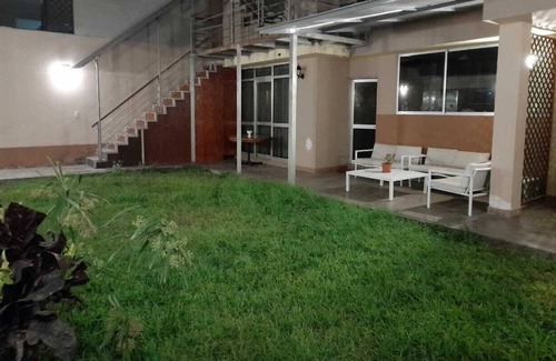 Santiago de Surco Apartment | Departamento en 3 er Piso con Vista a Jardin