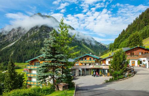 Mittelberg Hotel | Der Kleinwalsertaler Rosenhof