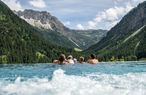 Mittelberg Hotel | Der Kleinwalsertaler Rosenhof
