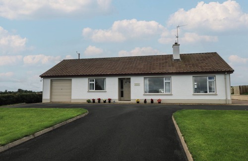 Enniskillen House | DERRYALLEN VIEW, pet friendly, with open fire in Enniskillen