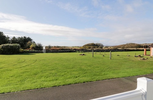 Southerness Cottage | DERSHEL LODGE, luxury holiday cottage, with a garden in Southerness