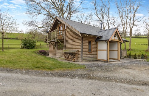 Trefeglwys House | Derw Lodge - Two Bedroom House, Sleeps 4