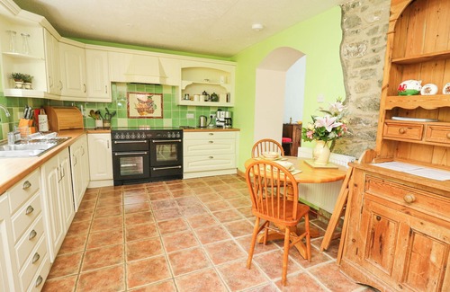 Mydroilin Cottage | DERWEN VILLA, pet friendly, character holiday cottage in New Quay