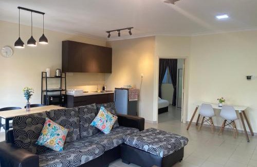 Bandar Penawar Apartment | Desaru Family Suite Pool View 5GWiFi NetFlix E309