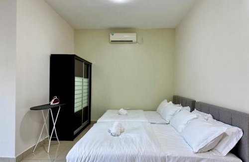 Bandar Penawar House | Desaru - Semi-D, KTV, Mahjong, Games 5BR4B 18-20pax by Cowidea