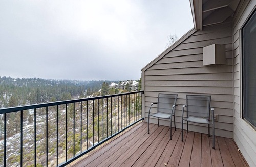 Century West Condo | Deschutes River view from private deck with hot tub & close to Bend activities