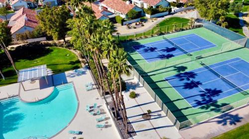 Palm Desert Apartment | Desert Breezes Resort 2 Bedroom Apartment with Resort Access