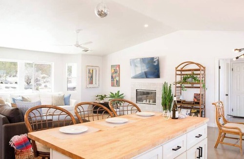 Panorama Heights House | Desert Disco, ideal getaway with pool and jacuzzi.