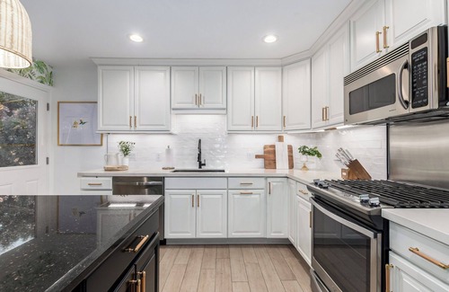 Scottsdale Estates Nine House | Desert Mai Tai - Heated Pool and Mini Golf - 5 Mins to Old Town Scottsdale!