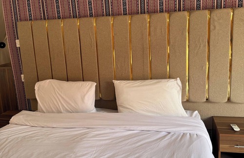 Wadi Rum Cabin | Desert Oasis Lodge in Wadi Rum
