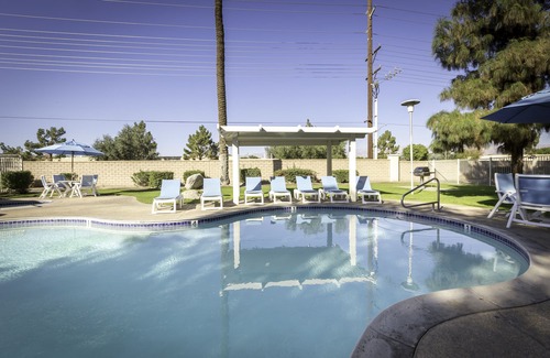 Indio Hotel | Desert Oasis Retreat in Indio! Swimming Pool, Pets Allowed!