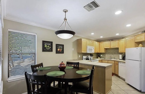 Tucson Condo | DESERT PARADISE! CANYON VIEW AT VENTANA GROUND FLOOR UNIT