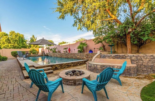 East Mesa House | Desert Paradise Retreat | Luxe 5BR w/Pool in Mesa
