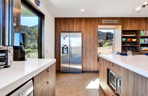 Joshua Tree Highlands House | Desert stunner in Joshua Tree with mountain view - near town & park entrance