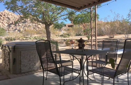 Panorama Heights House | Desert View Retreat w/HotTub in Joshua Tree