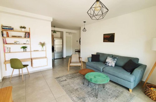 Florentin Apartment | Design 1 Bdr Apartment Florentine #TL18