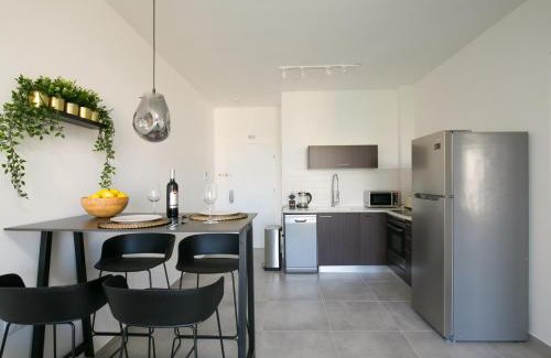 Tel Aviv Promenade Apartment | Design 2BDR in New Building Near Bograshov Beach