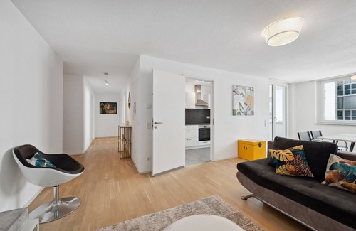 Boeblingen Apartment | Design 3 Room Apart. BAUHAUS I Balcony I Centre BB I Family & Pet I Homeoffice I
