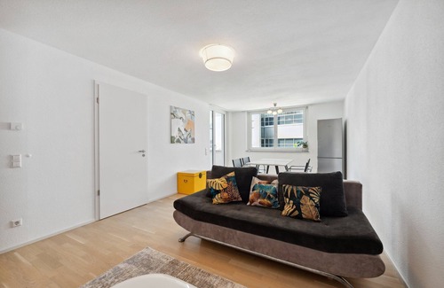 Boeblingen Apartment | Design 3 Room Apart. BAUHAUS I Balcony I Centre BB I Family & Pet I Homeoffice I