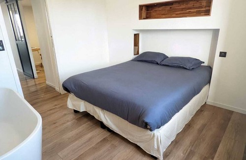 Aigues-Mortes Medieval City Apartment | Design apartment in the heart of the ramparts of Aigues-Mortes