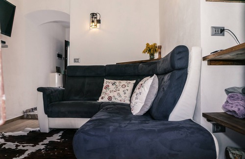 Borganzo House | Design apartment on the ground floor of a villa in a typical Ligurian village,