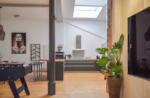 Linden-Sud Apartment | Design Apartment/Zentral/Tischkicker/Netflix