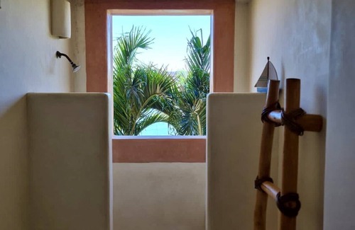 Playa Las Gatas House | Design Beach House with spectacular view to Bahía de Zihuatanejo