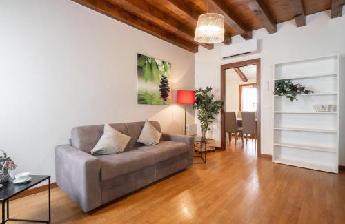 Cannaregio Apartment | Design Palace Apartment by Wonderful Italy