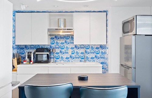 West Avenue Condo | Design Studio Miami Beach With stunning Bay View Balcony