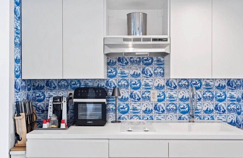 West Avenue Condo | Design Studio Miami Beach With stunning Bay View Balcony