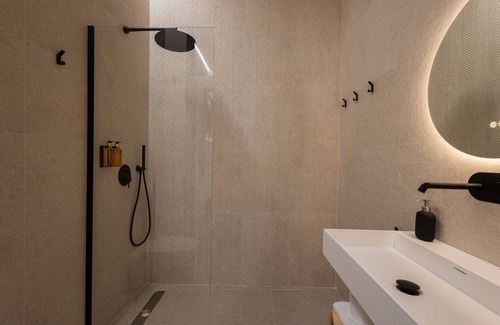 Eixample Apartment | Design Studio with Natural Light in Ruzafa – Ground Floor by Florit Flats