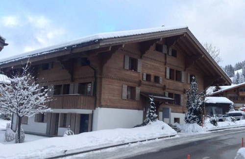 Saanen Apartment | Designed flat Right next to the slopes and village