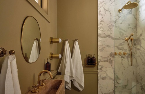 Stratford Apartment | Designed for the solo traveller or couple looking for a taste of the Hotel Julie experience.