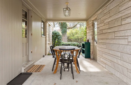 Indianapolis House | Designer 2 bedroom, 1 acre retreat in the city