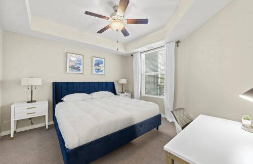 Sparks Apartment | Designer Apt with Jacuzzi, Sky Lounge, Gym Access