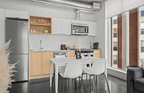Connaught Condo | Designer Cosmopolitan Loft in Downtown Calgary