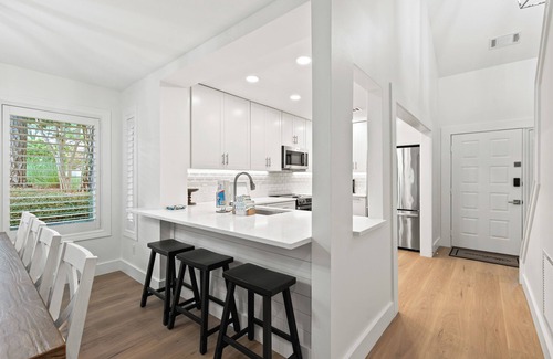 Sandestin Condo | Designer Full Remodel Beach Villa! 6 Seat Golf Cart, Beach, Nearby Pool+Grill