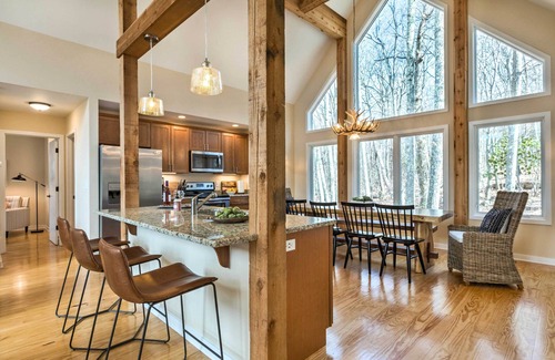 Pedlars Edge House | Designer Home w/ Fire Pit ~ 70 Steps to Slopes!