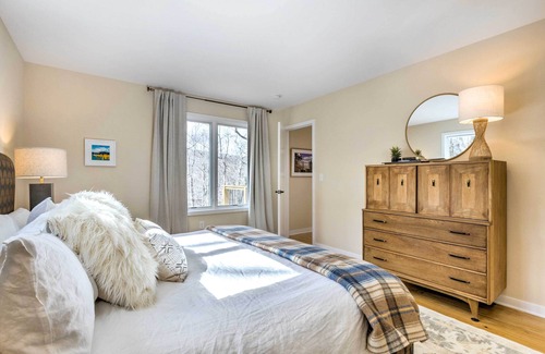 Pedlars Edge House | Designer Home w/ Fire Pit ~ 70 Steps to Slopes!
