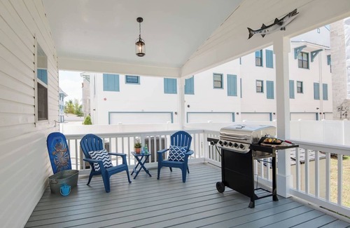 Downtown Dunedin House | Designer Home for 8 Walk to Downtown Dunedin and Waterfront