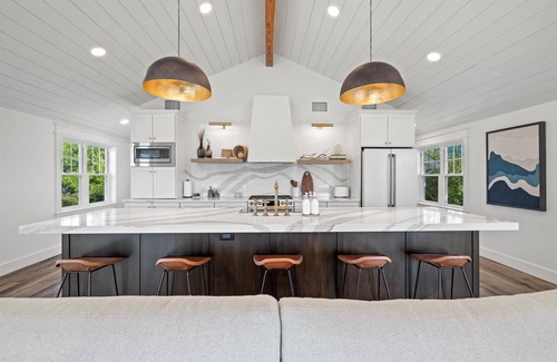 Village of Pewaukee House | Designer Home with Lake Views + Cozy Fireplace