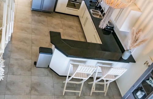 Willemstad Apartment | Designer penthouse-amazing view-private beach-walk to Mambo Beach-family rental