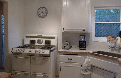 West Hollywood House | Designer Restored 2 bdrm Tranquil House in the Heart of WeHo