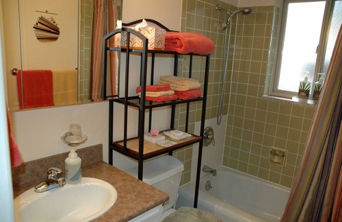 Table Mesa Apartment | Designer's Cozy Retreat For Two, Dramatic and Spacious, Private and Clean