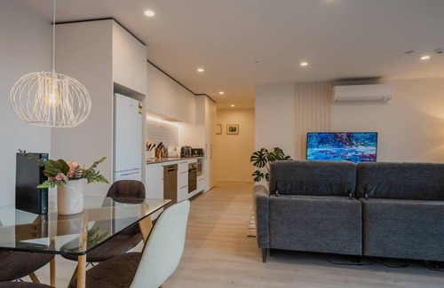 Christchurch City Centre Apartment | Designer's Pad In Central City