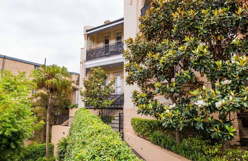 Glebe Apartment | Designer Styled Studio in Central Trendy Glebe